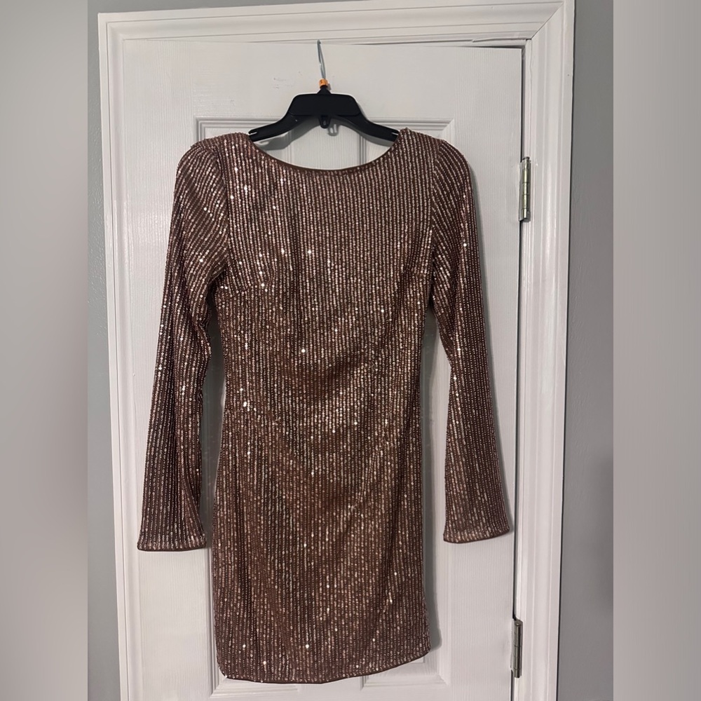 Formal backless brown shimmer/ gold dress
SHEIN size med
